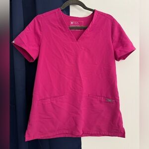 Figs scrub top